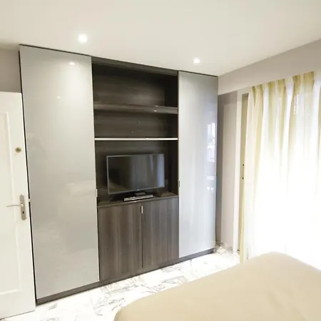 Le France Centre Bed and Breakfast
